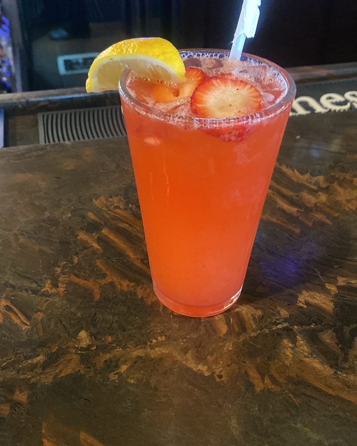 Strawberry lemonade with fresh fruit